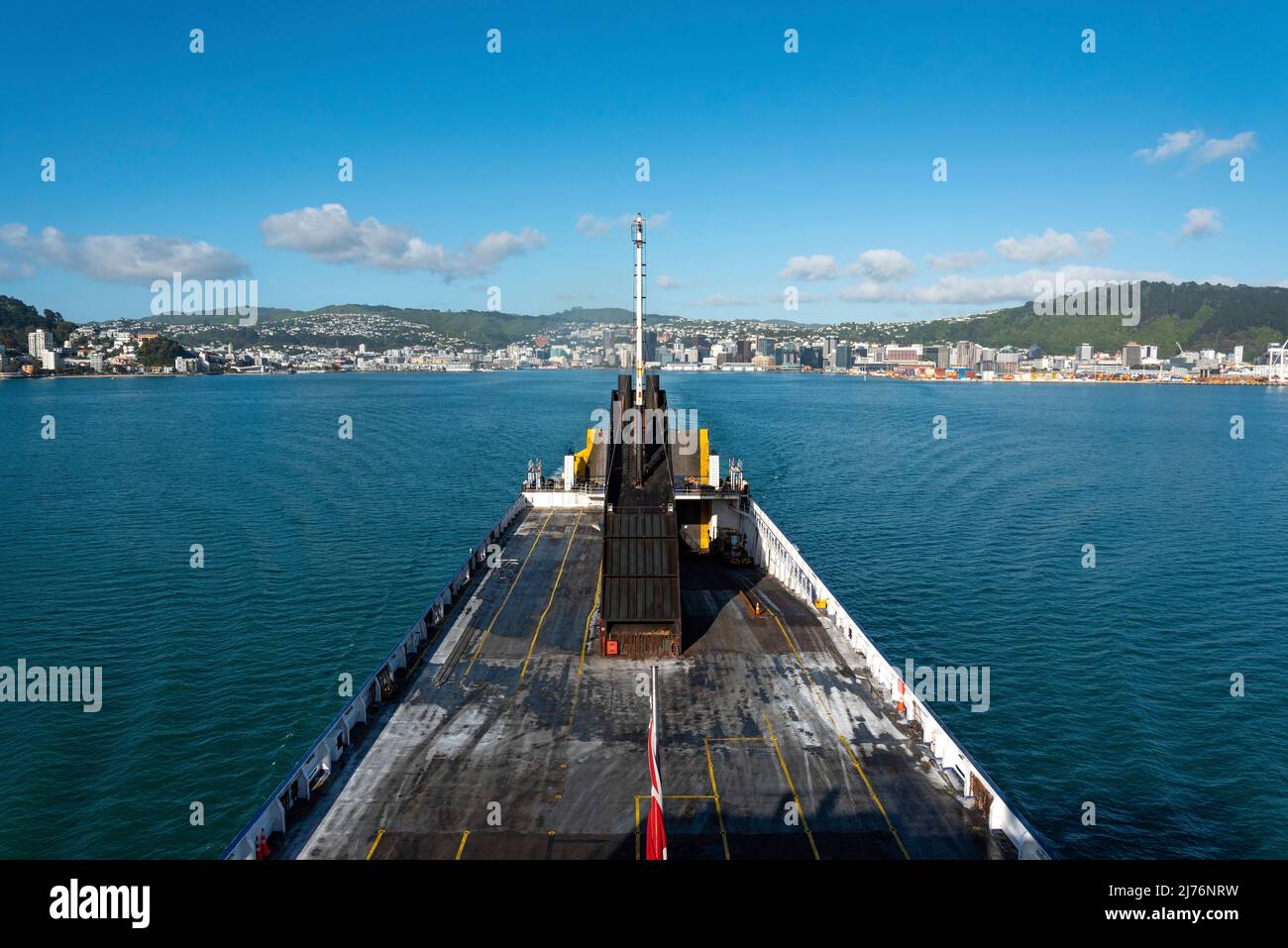 Vista panoramica di Wellington da un traghetto, Nuova Zelanda Foto Stock
