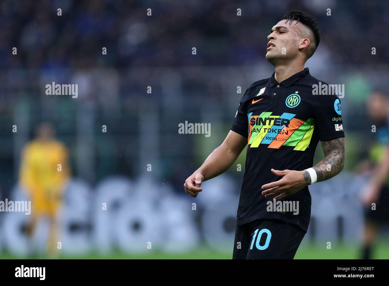 Lautaro Martinez del FC Internazionale sembra sconsolato durante la Serie A match tra FC Internazionale ed Empoli FC allo Stadio Giuseppe Meazza il 6 maggio 2022 a Milano. Foto Stock