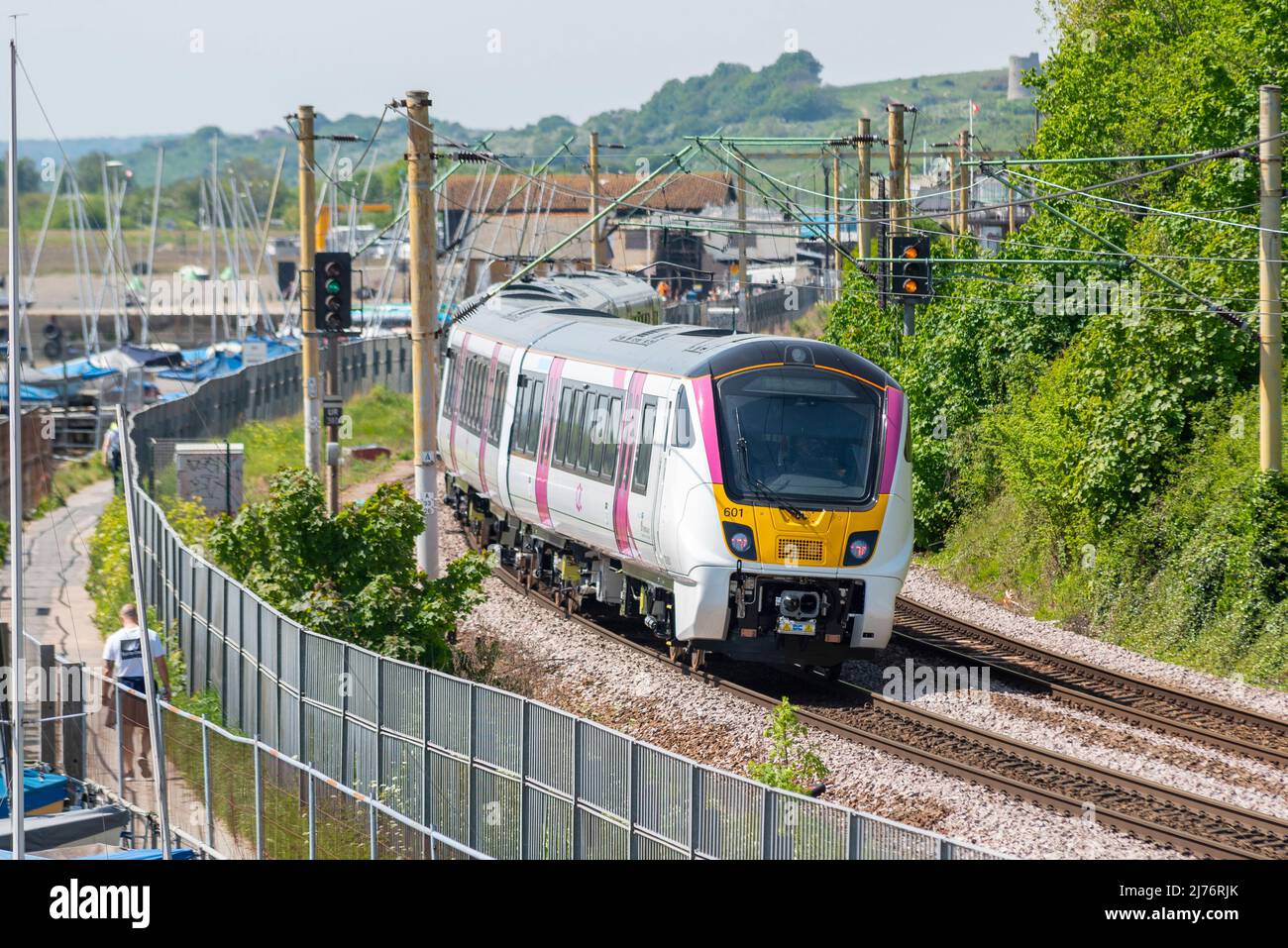 Nuovo treno C2C Classe 720 su una prova a Leigh on Sea, Southend on Sea, Essex, Regno Unito. Elettrificato London Southend Railway gestito da Trenitalia Foto Stock