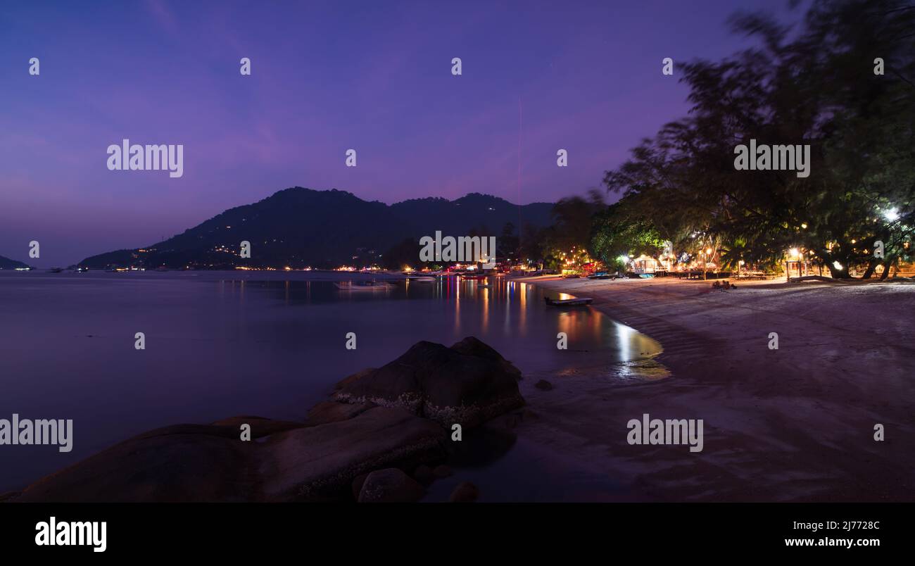 KO TAO ISLAND, THAILANDIA, 22 marzo 2016; Ko Tao Mae Haad Beach vista di notte. Foto Stock