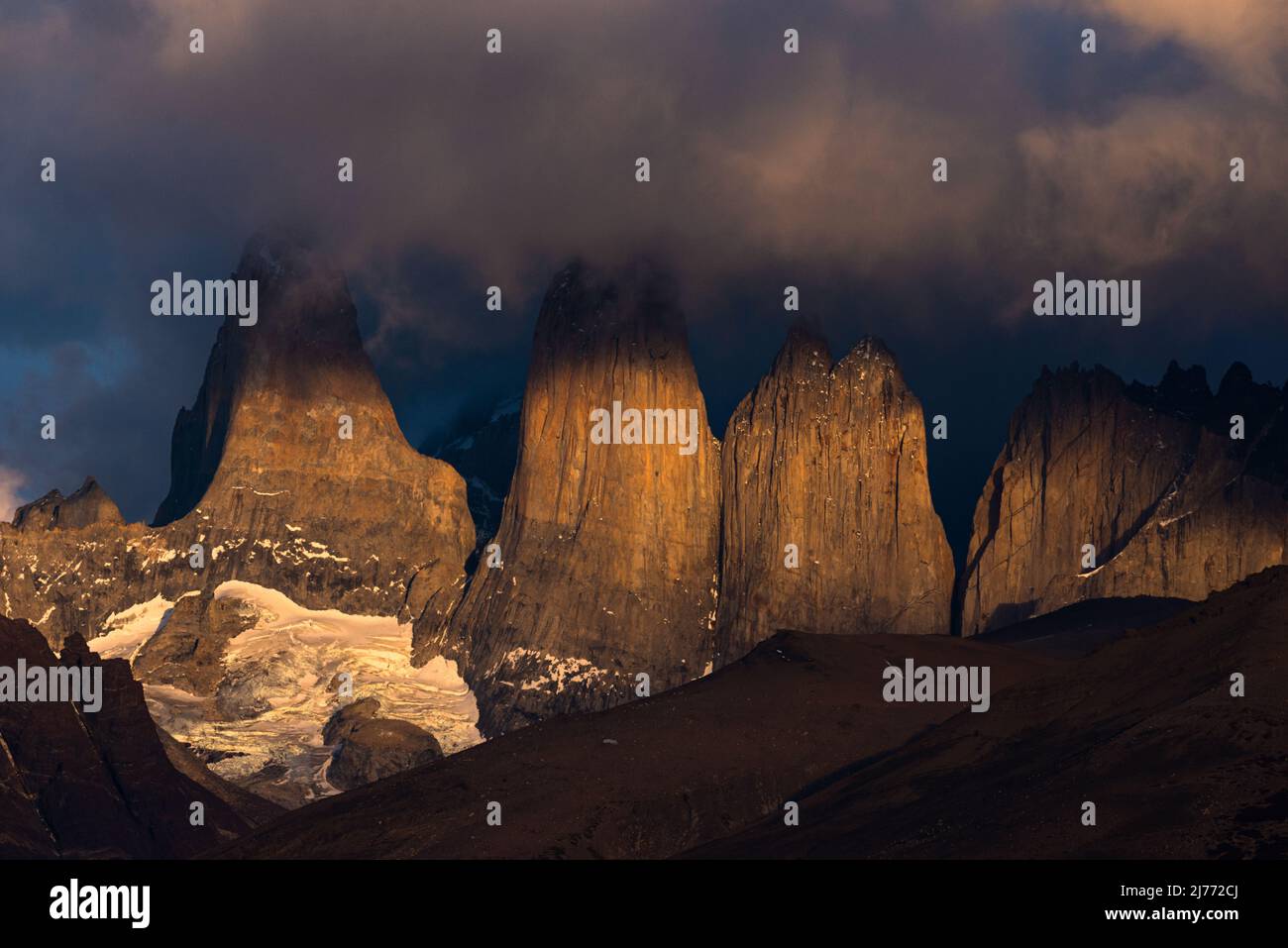 Le famose torri del Parco Nazionale Torres del Paine, Cile Foto Stock