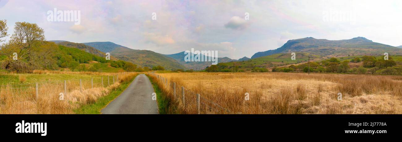 Vista della CWM Pennant Valley, Snowdonia, Galles del Nord Foto Stock