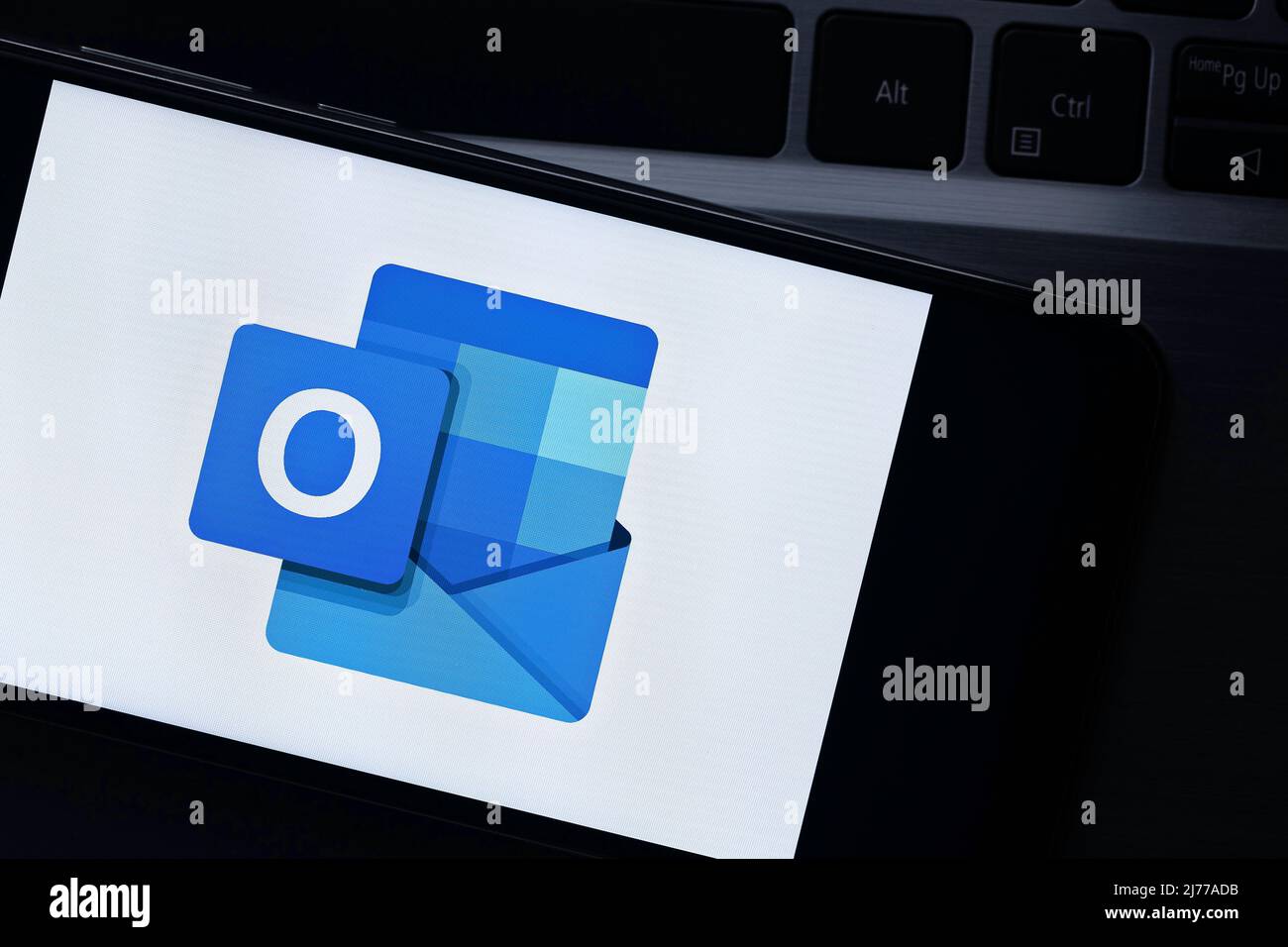 Editoriale di Microsoft Outlook. Foto illustrativa per le notizie su Microsoft Outlook - un sistema software per la gestione delle informazioni personali di Microsoft Foto Stock
