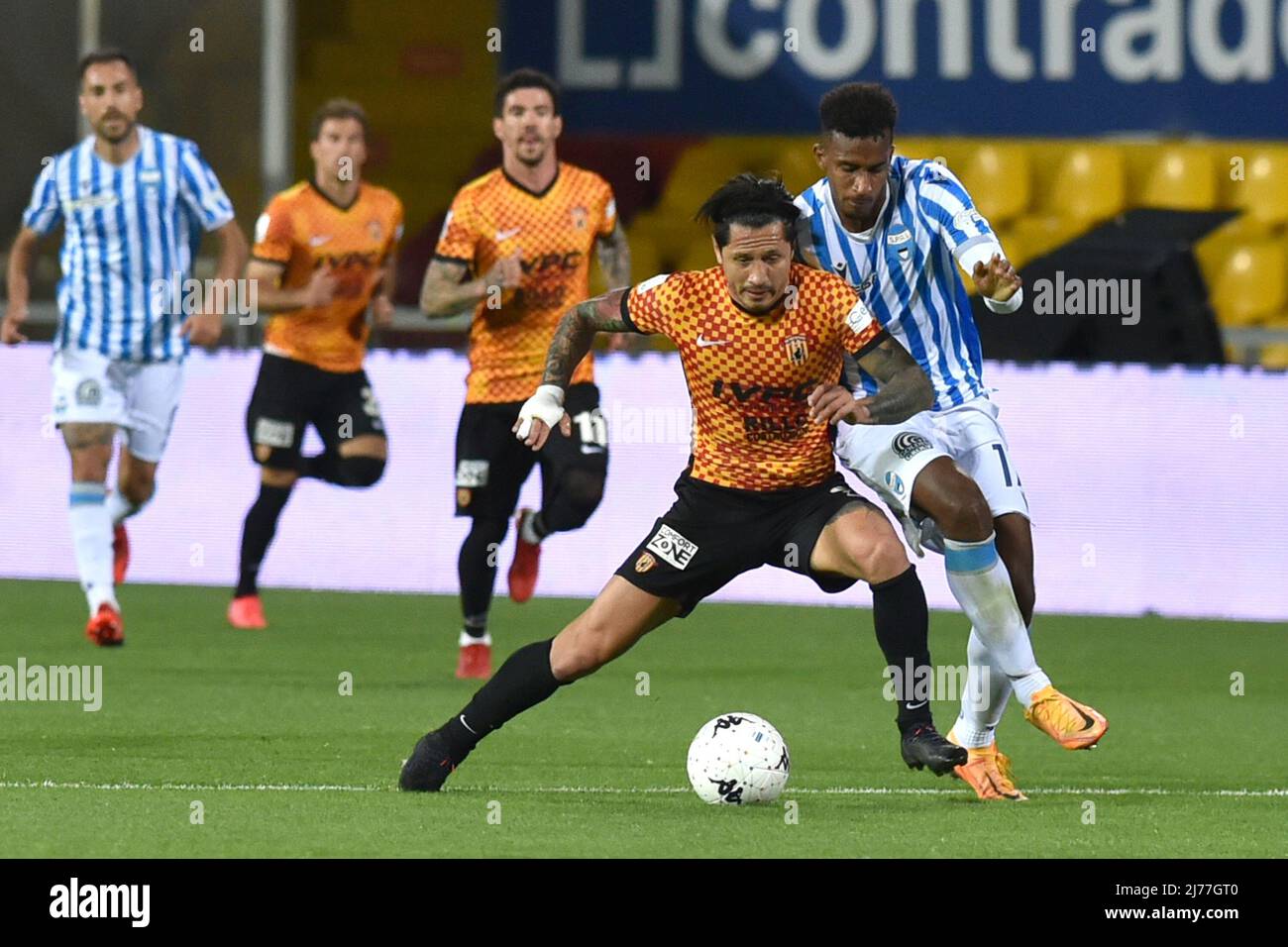 Lapadula (Benevento) durante Benevento Calcio vs SPAL, partita di calcio italiana Serie B a Benevento, Italia, maggio 06 2022 Foto Stock