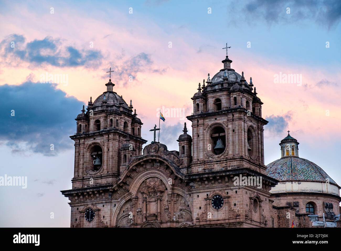 Iglesia de la Compania de Jesus, Chiesa della compagnia di Gesù, chiesa gesuita al tramonto, città di Cusco, Perù Foto Stock