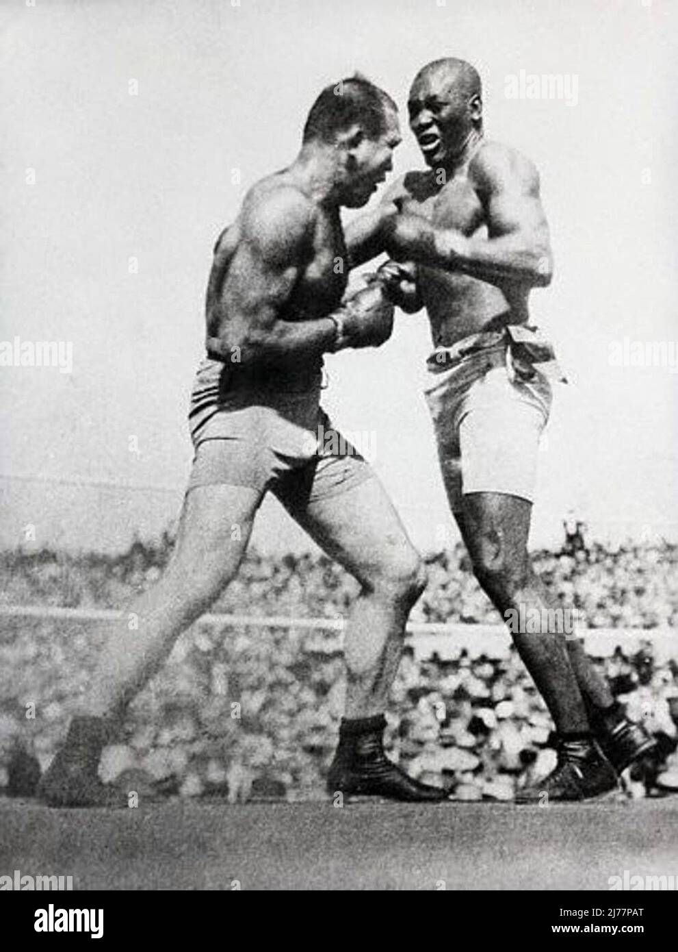 Titolo originale: Colpo d'azione di Jack Johnson che combatte Jim Jeffries a Reno nel 1910. Jeffries è stato battuto in 15 turni. 1919 Reno, Nevada, Stati Uniti Foto Stock