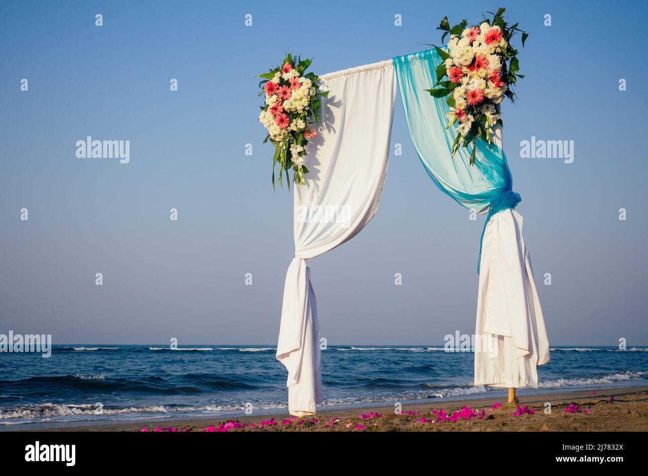 Spiaggia matrimonio arco decor Matrimonio arco tessuto Boho arco sfondo  Wedding aisle decor Wedding Altar arbor decor Rustic wedding wedding  garland -  Italia