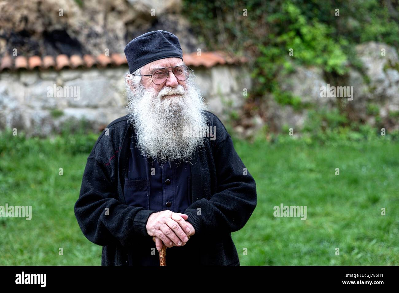 Ritratto di un Mistico in una cassonetta nera, Georgia Foto Stock