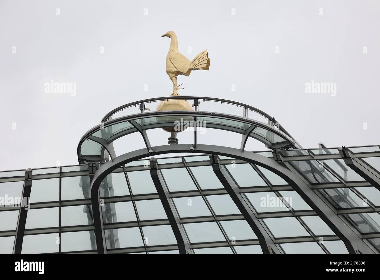 Il Cockerel d'Oro in cima al Tottenham Hotspur Stadium, Londra. Foto Stock