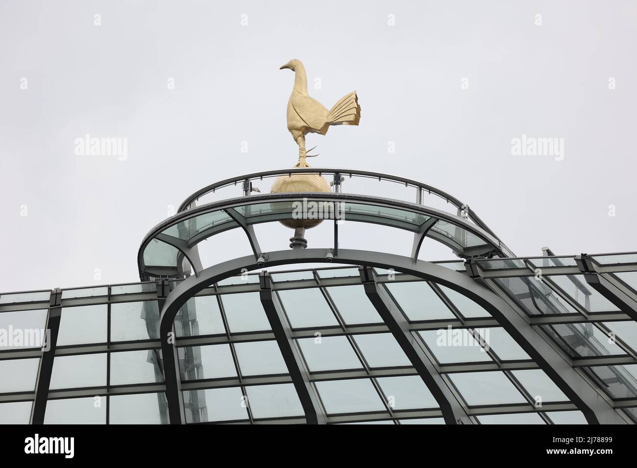 Il Cockerel d'Oro in cima al Tottenham Hotspur Stadium, Londra. Foto Stock
