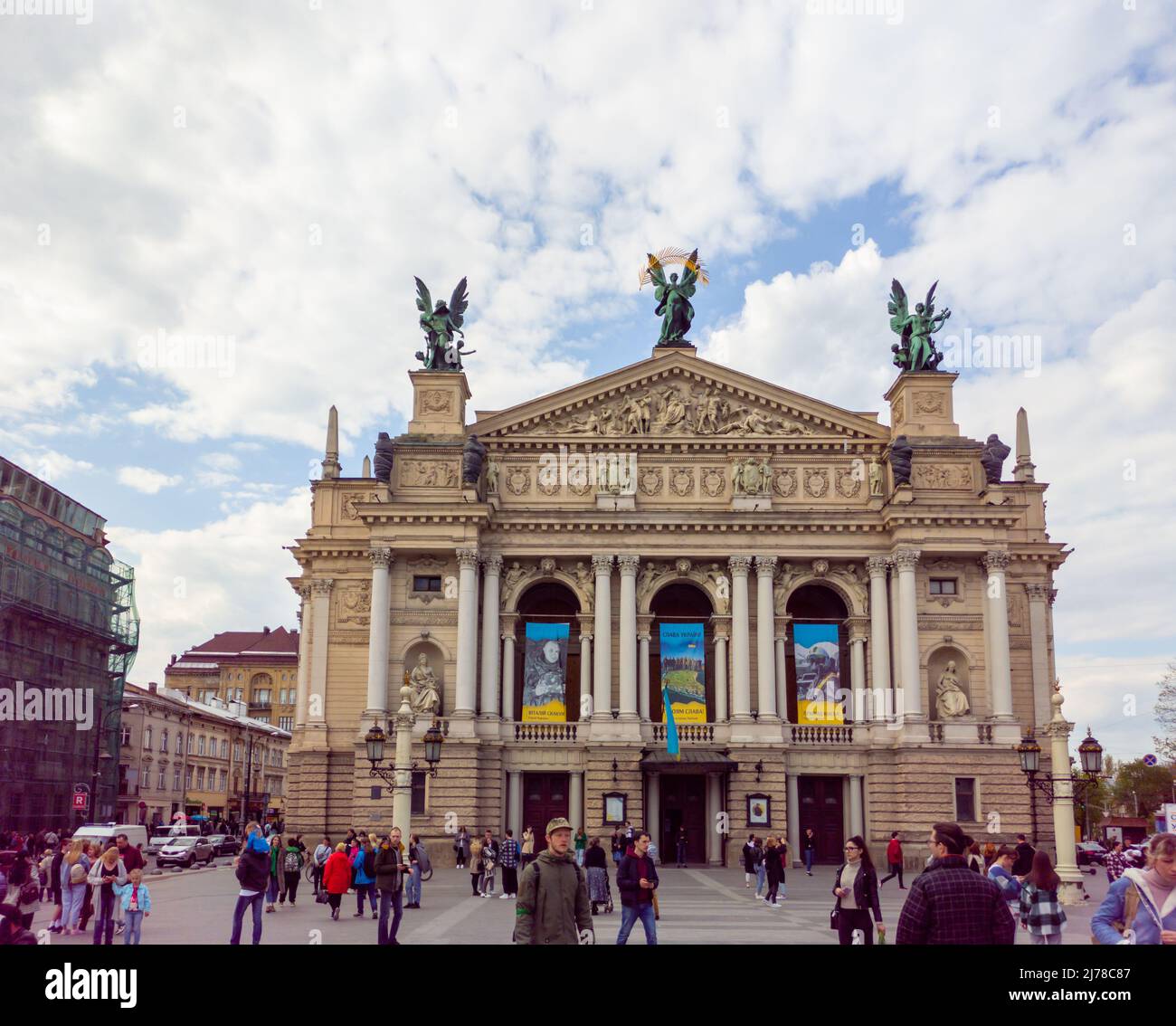 Lviv Opera House e Piazza Foto Stock