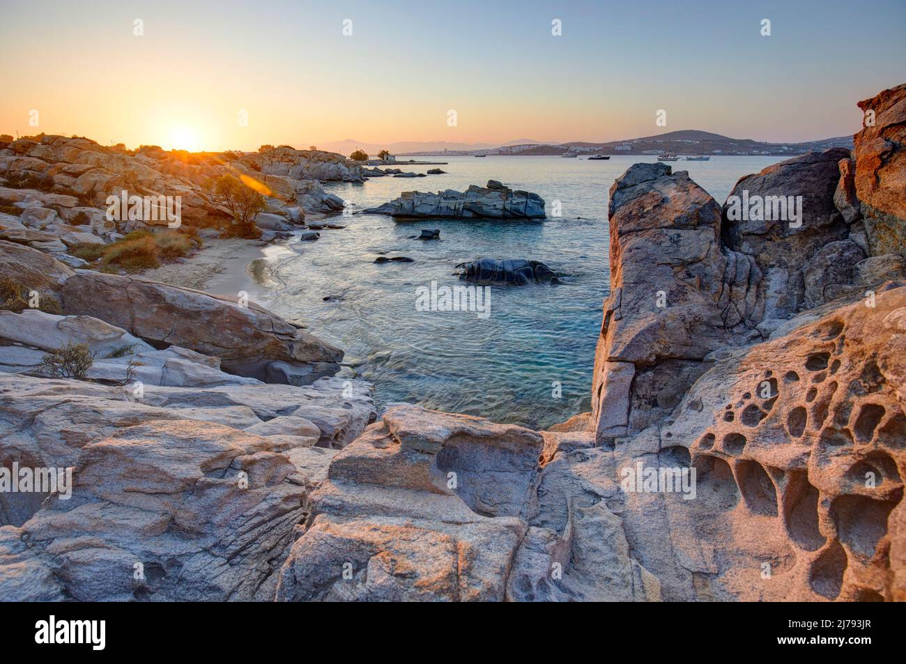 Spiaggia di Kolymbithres all'alba, Paros, Isole Cicladi, Grecia Foto Stock