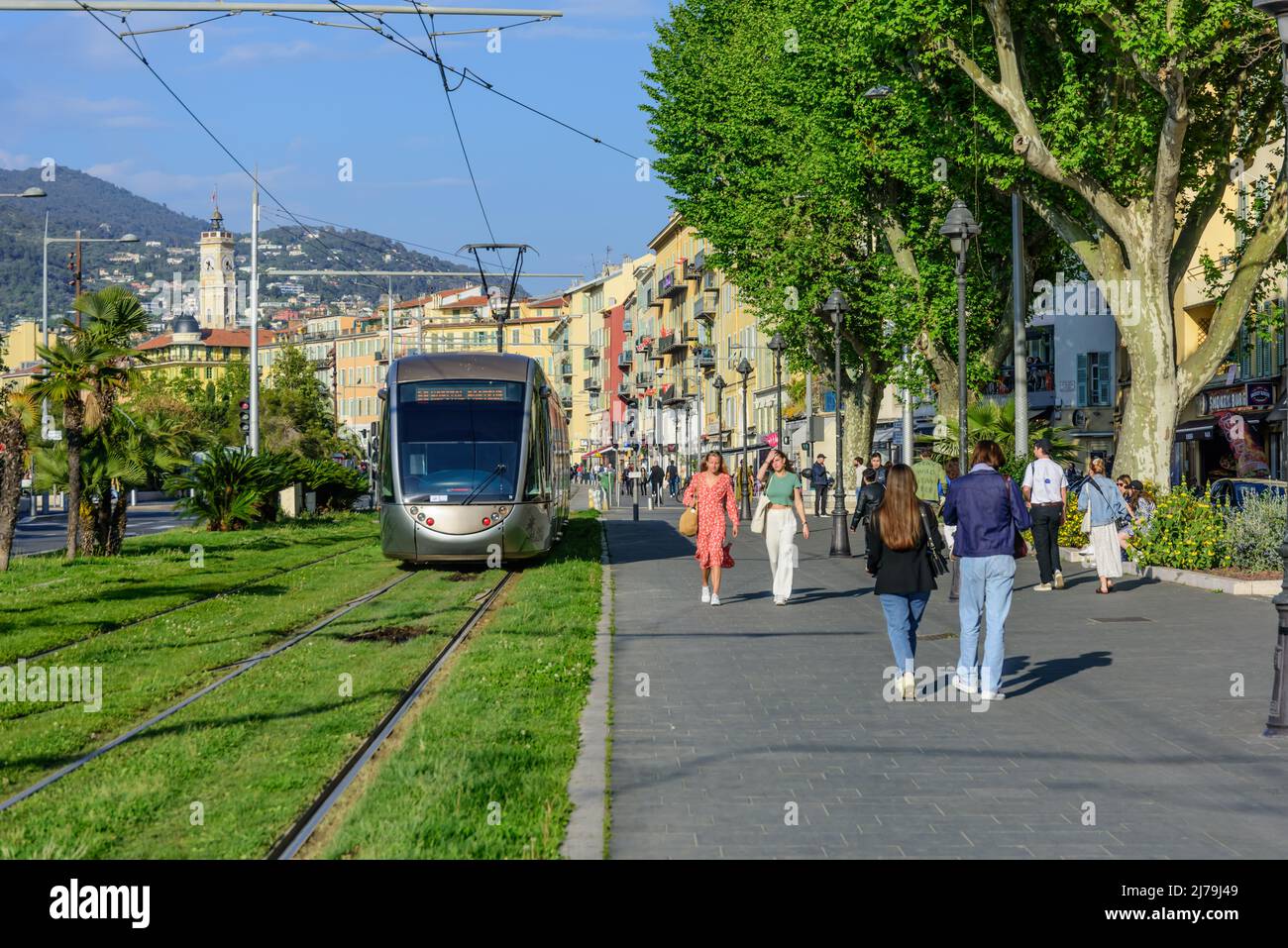 Nizza, moderne Straßenbahn, Linie 1, Bd Jean Jaures // Nizza, Tramway moderno, linea 1, Bd Jean Jaures Foto Stock