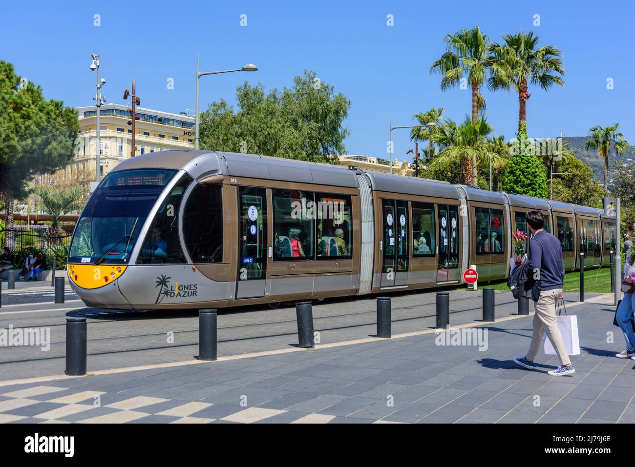 Nizza, moderne Straßenbahn, Linie 1, Bd Jean Jaures // Nizza, Tramway moderno, linea 1, Bd Jean Jaures Foto Stock