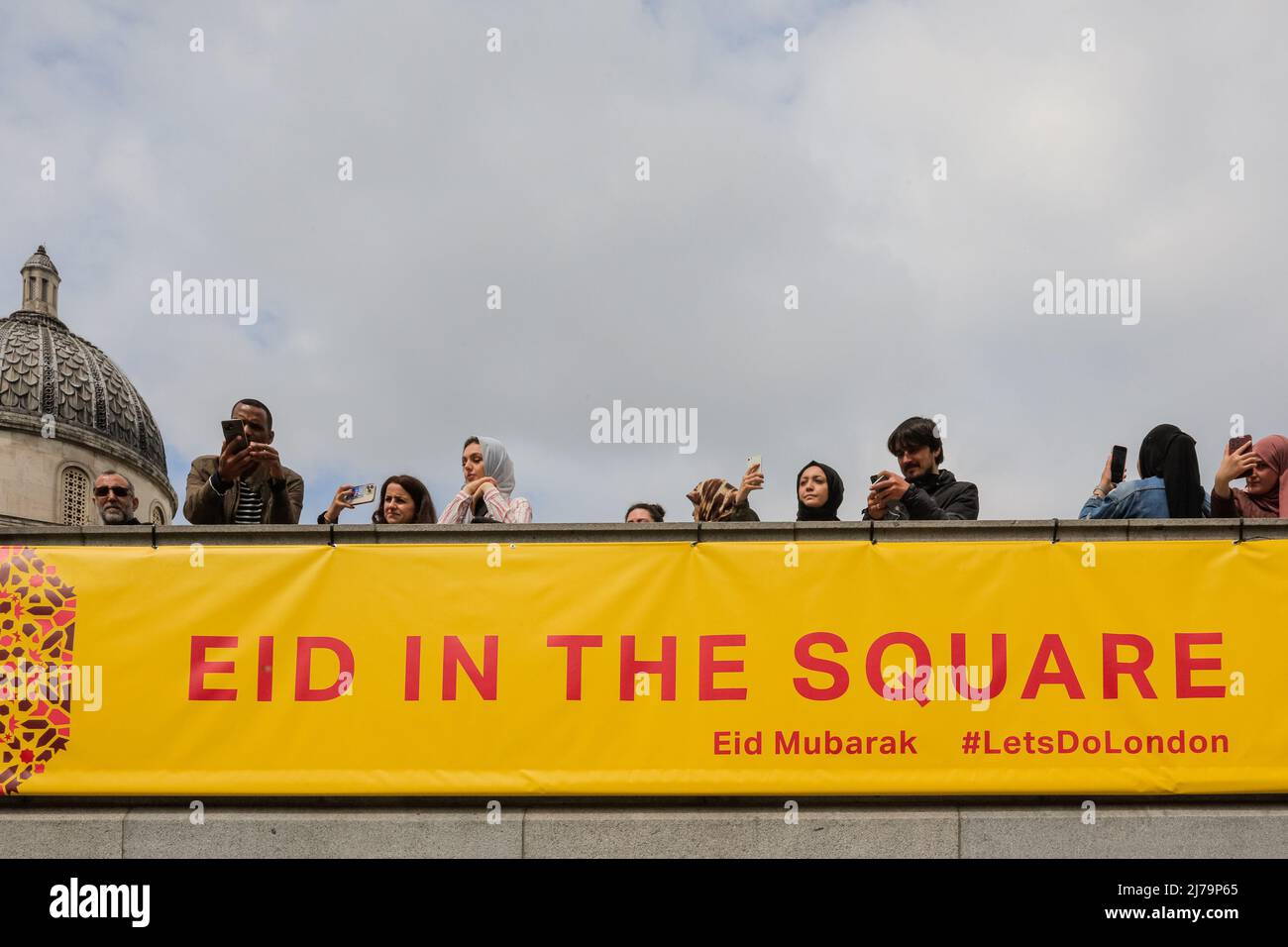 Londra, Regno Unito, 7th maggio 2022. EID in the Square, un festival che celebra Eid al-Fitr e la fine del Ramadan, ritorna per il suo 17th anni per mostrare l'arte e la cultura di ispirazione islamica con spettacoli di cibo e bancarelle da tutto il mondo lungo la Piazza. Foto Stock