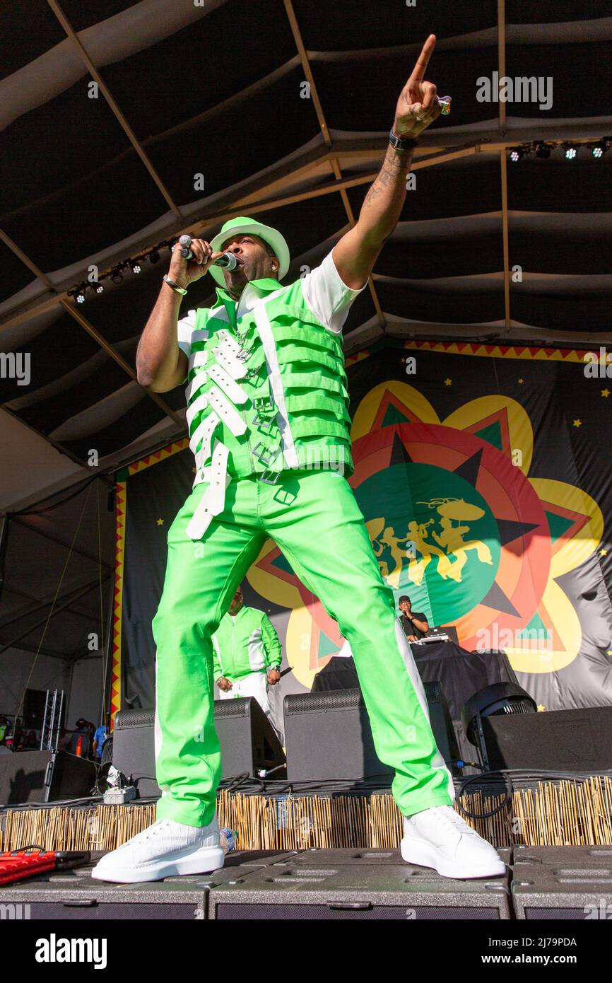 Busta Rhymes (Trevor George Smith Jr.) durante il New Orleans Jazz & Heritage Festival il 6 maggio 2022, presso l'ippodromo Fair Grounds di New Orleans, Louisiana (foto di Daniel DeSlover/Sipa USA) Foto Stock