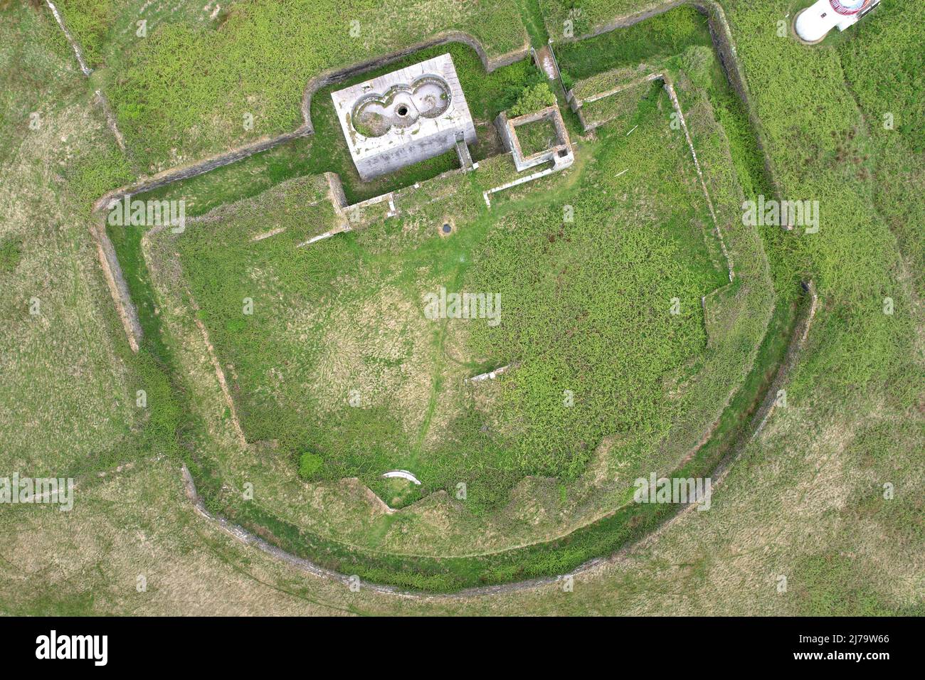 Vista del Forte Napoleonico, l'isola di Scattery, Kilrush, Contea di Clare, Irlanda al largo della riva settentrionale dell'estuario di Shannon si trova l'isola di Scattery Foto Stock