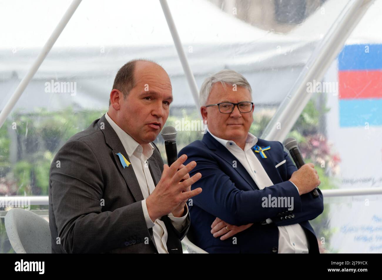 Sabato 7 maggio è stata organizzata una Giornata dell'Europa nella piazza di fronte al municipio di Parigi, con stand per ONG e una sala conferenze Foto Stock