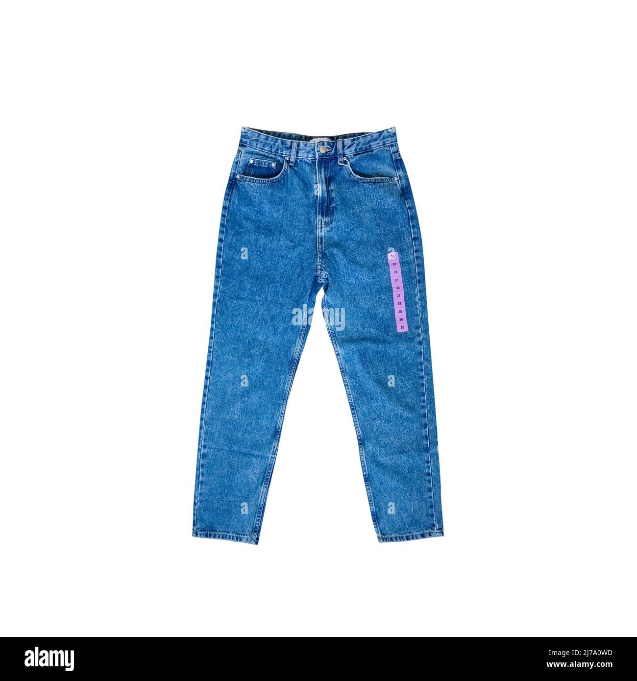 Femmina jeans mom fit isolato su sfondo bianco. Vista posteriore. Jeans con vita alta. Stile casual. Foto Stock
