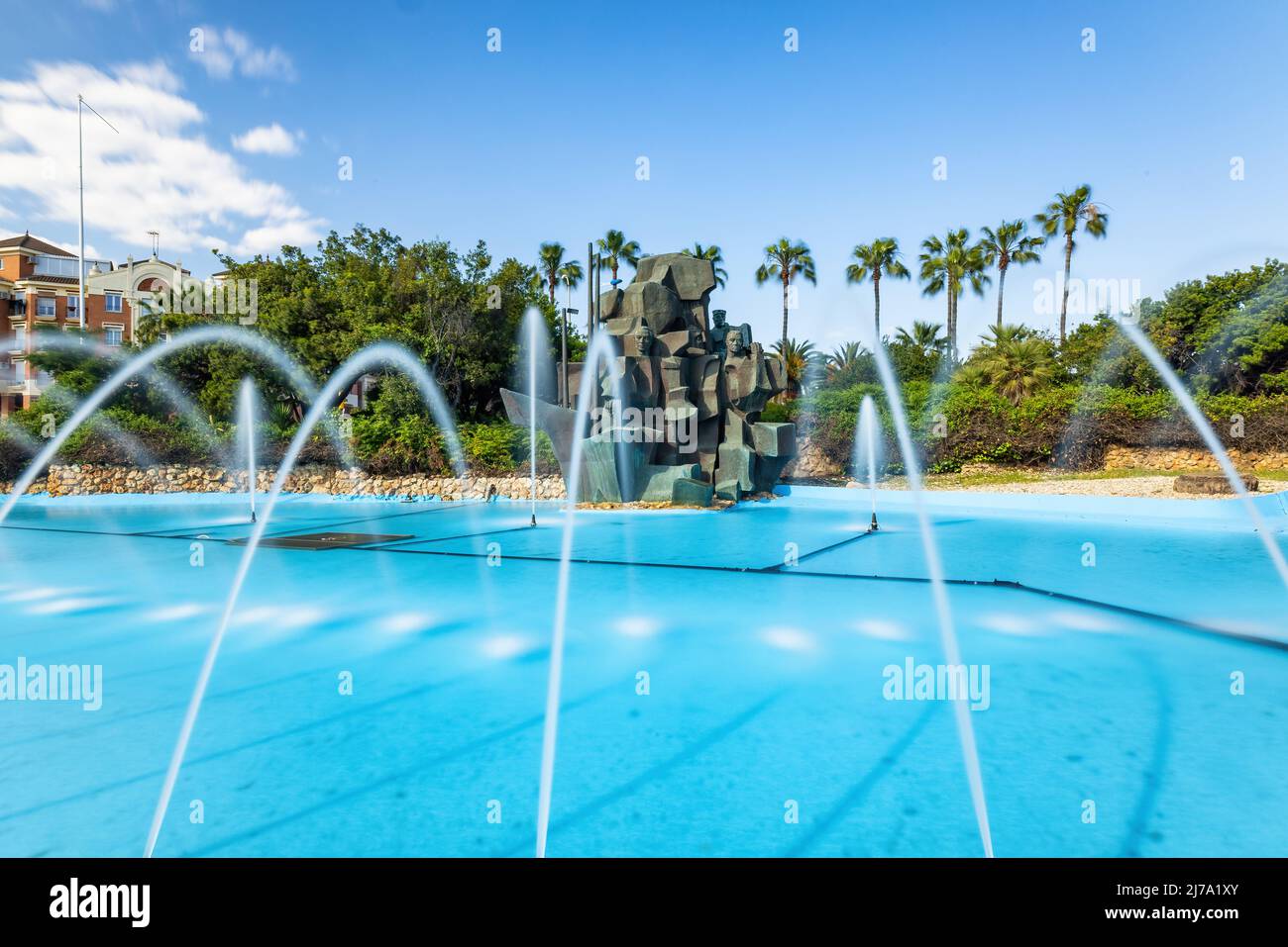 Huelva, Spagna - 24 aprile 2022: Monumento a Huelva (Fuente del V Centenario) fontana del 5th centenario, popolarmente conosciuta come la fontana dell'asino Foto Stock