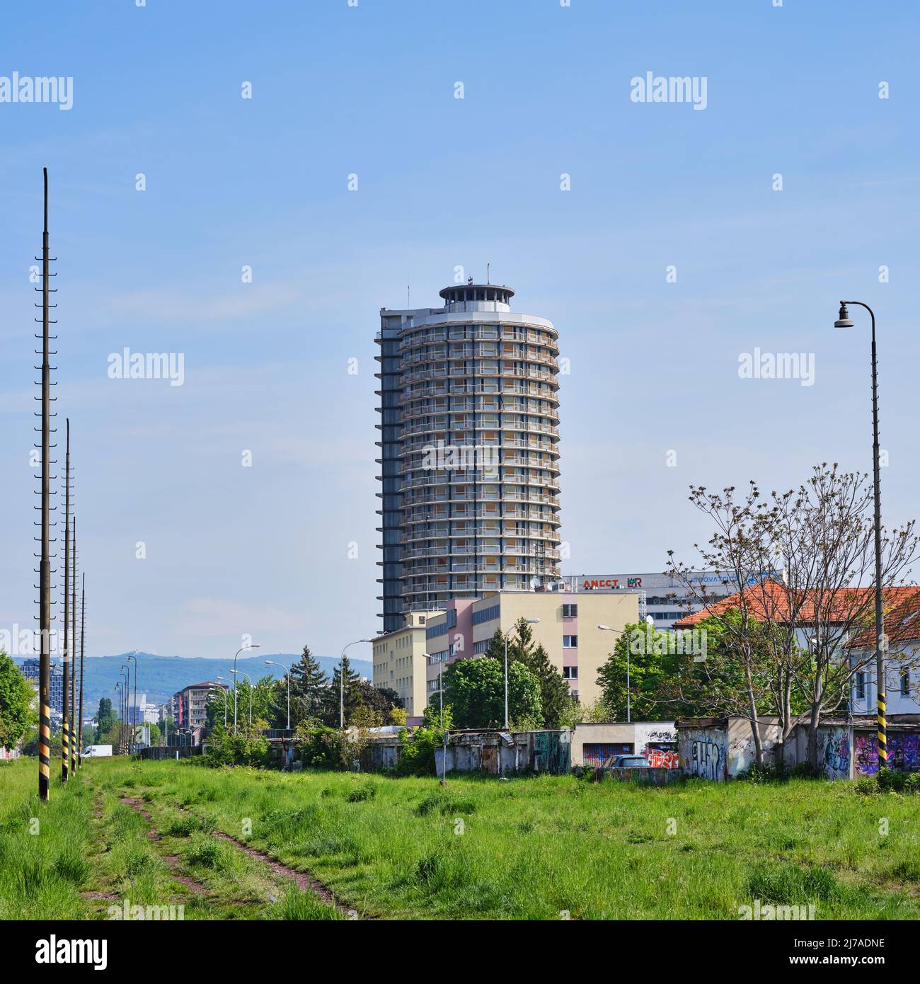 Vecchia casa cilindrica alta chiamata 'Kukurica' (Corn) a Bratislava, Slovacchia Foto Stock