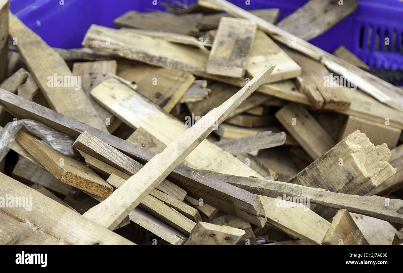 Pallet in legno, materiale da costruzione, lavoro e architettura Foto Stock