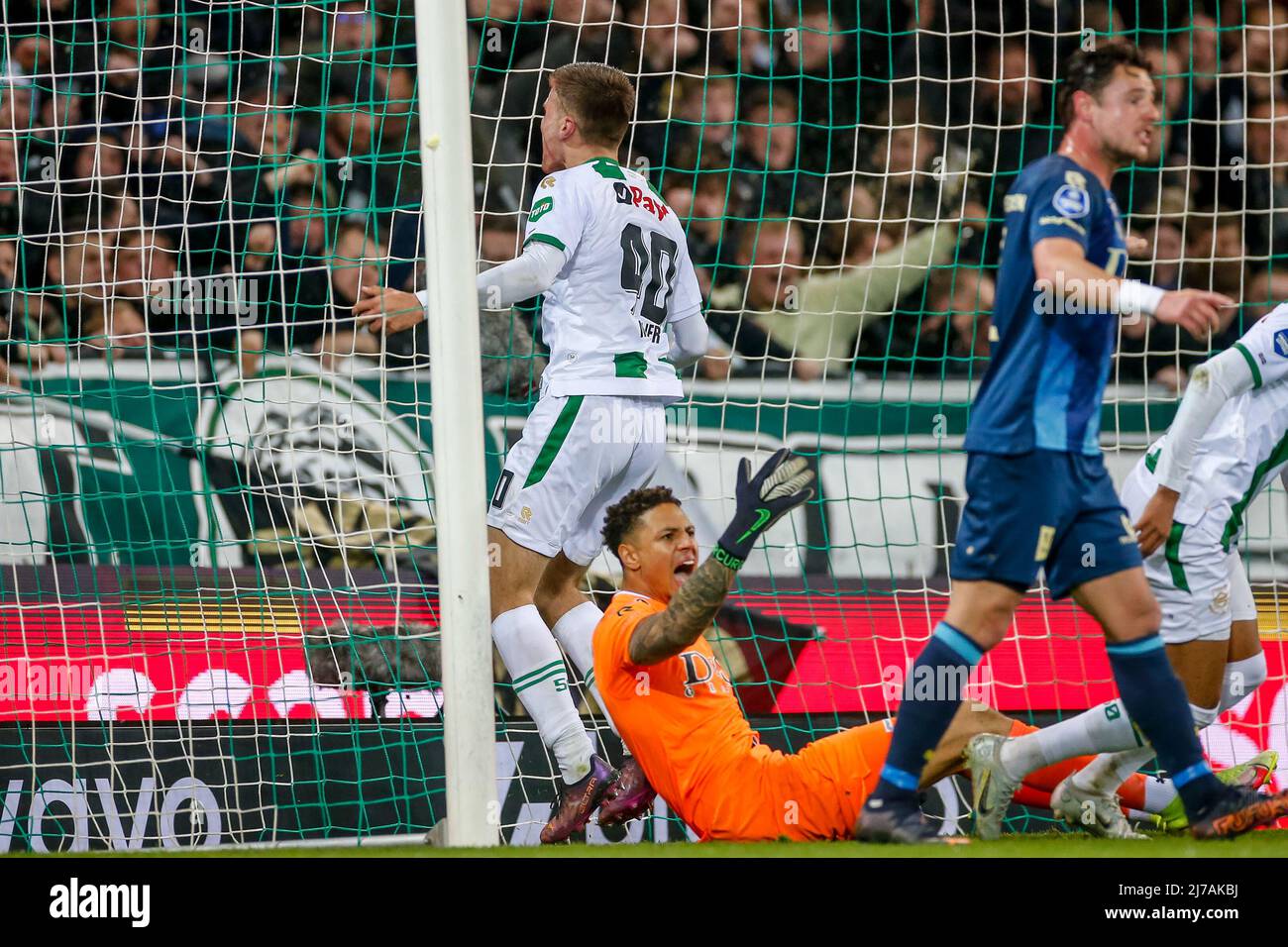 GRONINGEN, PAESI BASSI - MAGGIO 7: Bjorn Meijer del FC Groningen segna il 1-2 durante la partita olandese Eredivie tra FC Groningen e Sparta Rotterdam allo Stadion Euroborg il 7 maggio 2022 a Groningen, Paesi Bassi (Foto di Henk Jan Dijks/Orange Pictures) Foto Stock