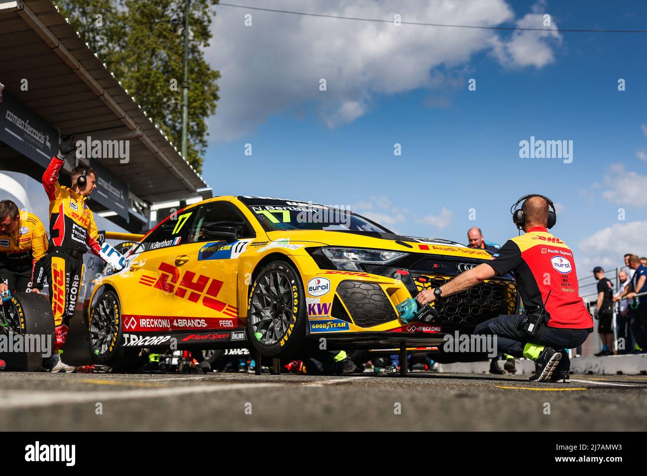 17 BERTHON Nathanael (fra), Comtoyou DHL Team Audi Sport, Audi RS 3 LMS, durante il WTCR - gara di Francia 2022, 1st round della FIA World Touring Car Cup 2022, dal 7 al 8 maggio a Pau, Francia - Foto: Antonin Vincent/DPPI/LiveMedia Foto Stock