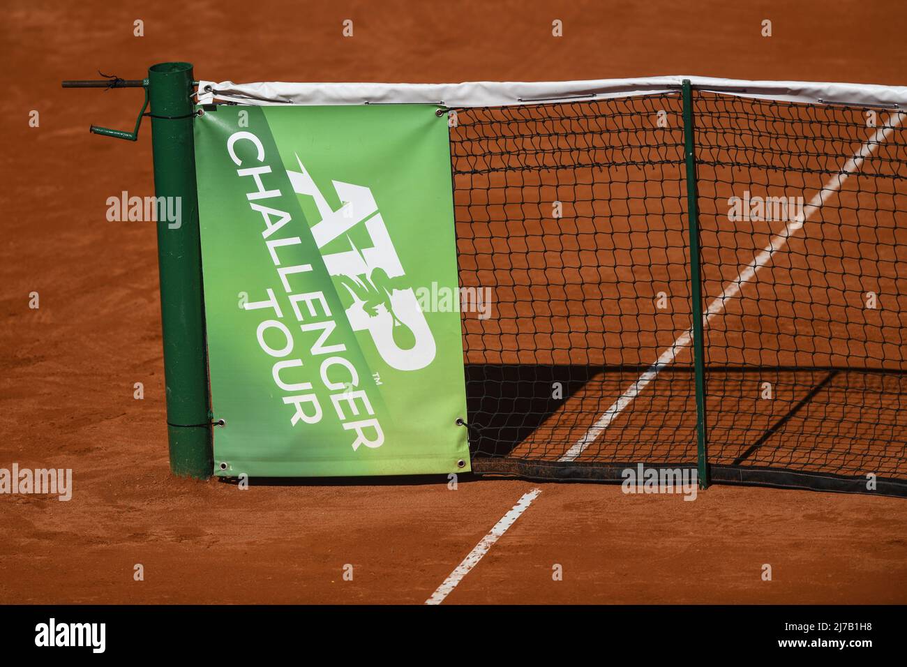 Logo ATP Challenger Tour su una rete da tennis. Club Nautico Hacoaj, Buenos Aires, Argentina Foto Stock