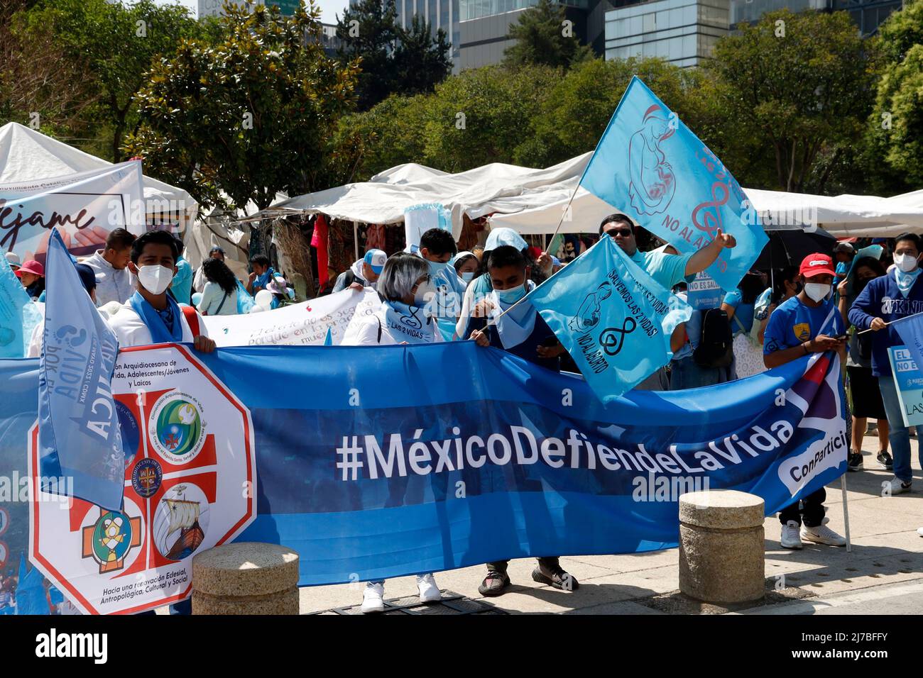 7 maggio 2022, Città del Messico, Città del Messico, Messico: I membri del movimento Pro Life protestano contro la Corte Suprema di giustizia della nazione del Messico, per chiedere l'abrogazione dell'aborto; chiedere che la vita sia protetta dal concepimento e garantire l'obiezione coscienziosa per il personale sanitario. Il 7 maggio 2022 a Città del Messico, Messico. (Credit Image: © Luis Barron/eyepix via ZUMA Press Wire) Foto Stock