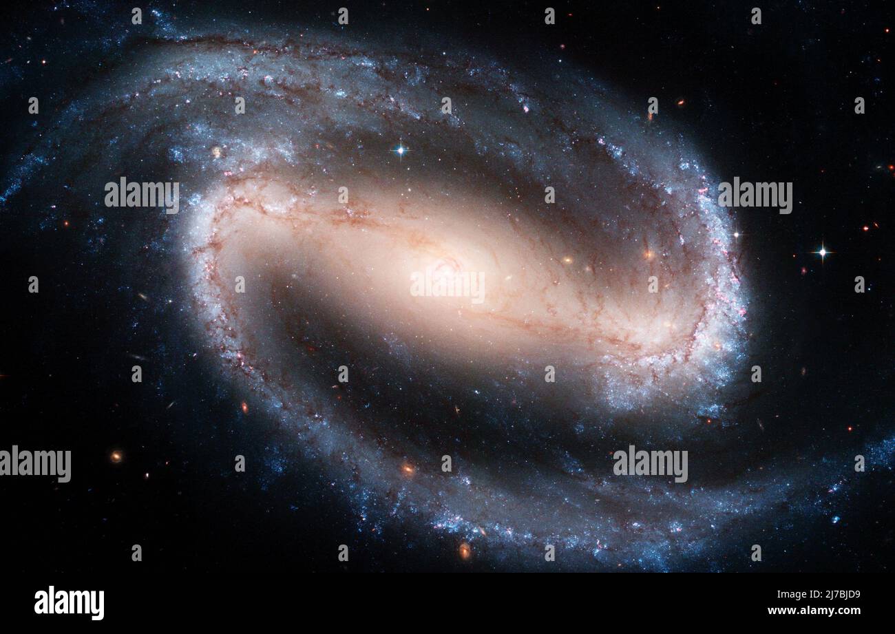 Barred Spiral Galaxy NGC 1300 nella costellazione di Eridani. Elementi di questa foto forniti dalla NASA Foto Stock
