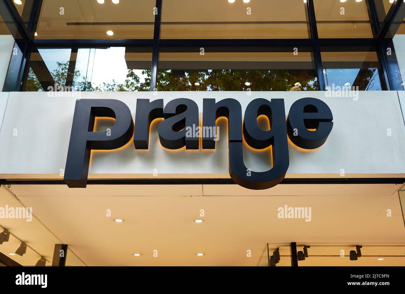 Logo di un negozio tedesco di scarpe Prange sulla via dello shopping Königsallee a Düsseldorf, Germania. Foto Stock