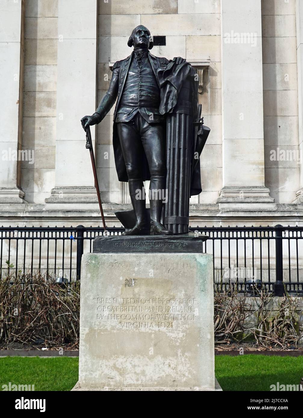 George Washington Monument, Londra, 2022. Questa copia in bronzo è stata presentata dal Commonwealth della Virginia nel 1921. Washington una volta disse che si sarebbe annidato Foto Stock