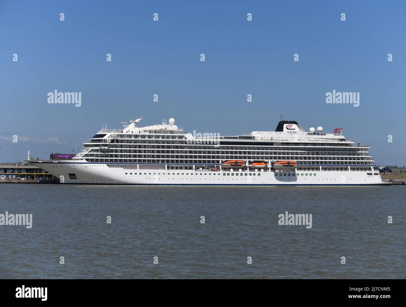 08/05/2022 Tilbury UK nave da crociera di lusso Viking Star ha fatto il suo debutto sul Tamigi questa mattina ormeggio al London International Cruise Terminal Foto Stock