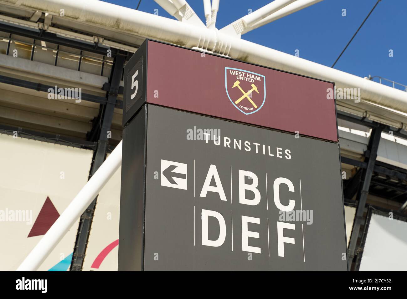 Cartello d'ingresso West Ham Turnstilles al London Stadium di Stratford, Londra Foto Stock