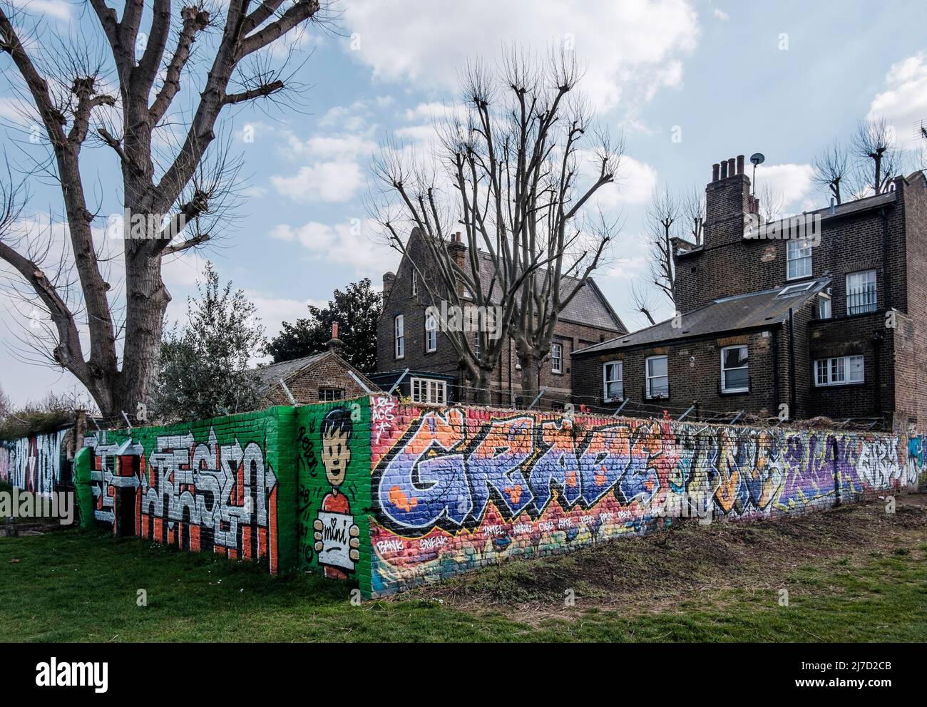 Street art a Allen Gardens, quartiere londinese di Tower Hamlets, East London, Regno Unito Foto Stock
