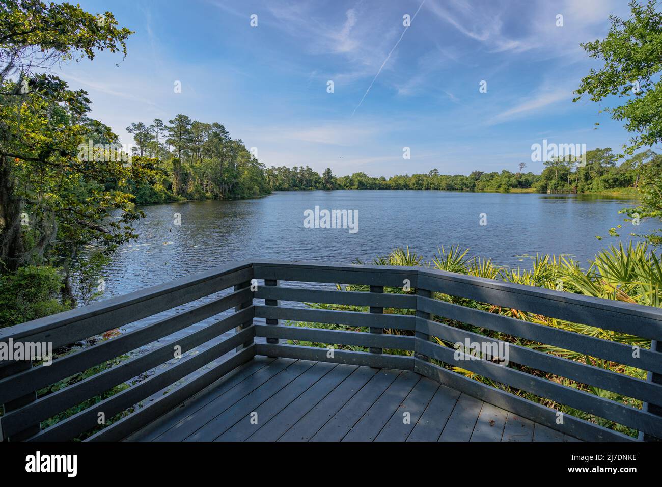 Sul lungomare del parco del lago rotondo in Oviedo Florida Foto Stock