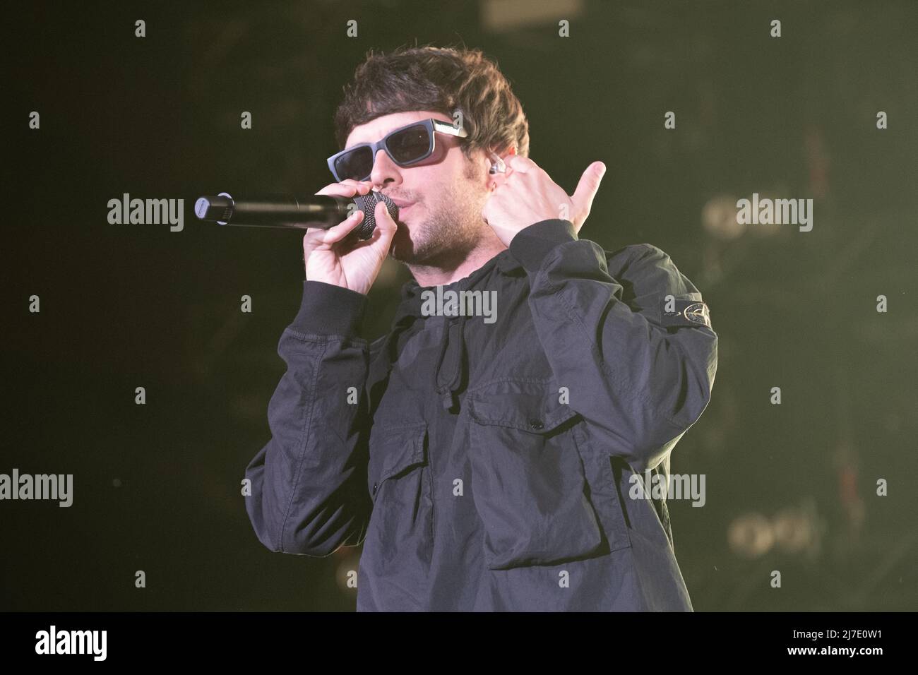 Mantova, Italia. 08 maggio 2022. La foto mostra la cantante italiana Gazzelle durante gli spettacoli al Grana Padano Arena Credit: Roberto Tommasini/Alamy Live News Foto Stock