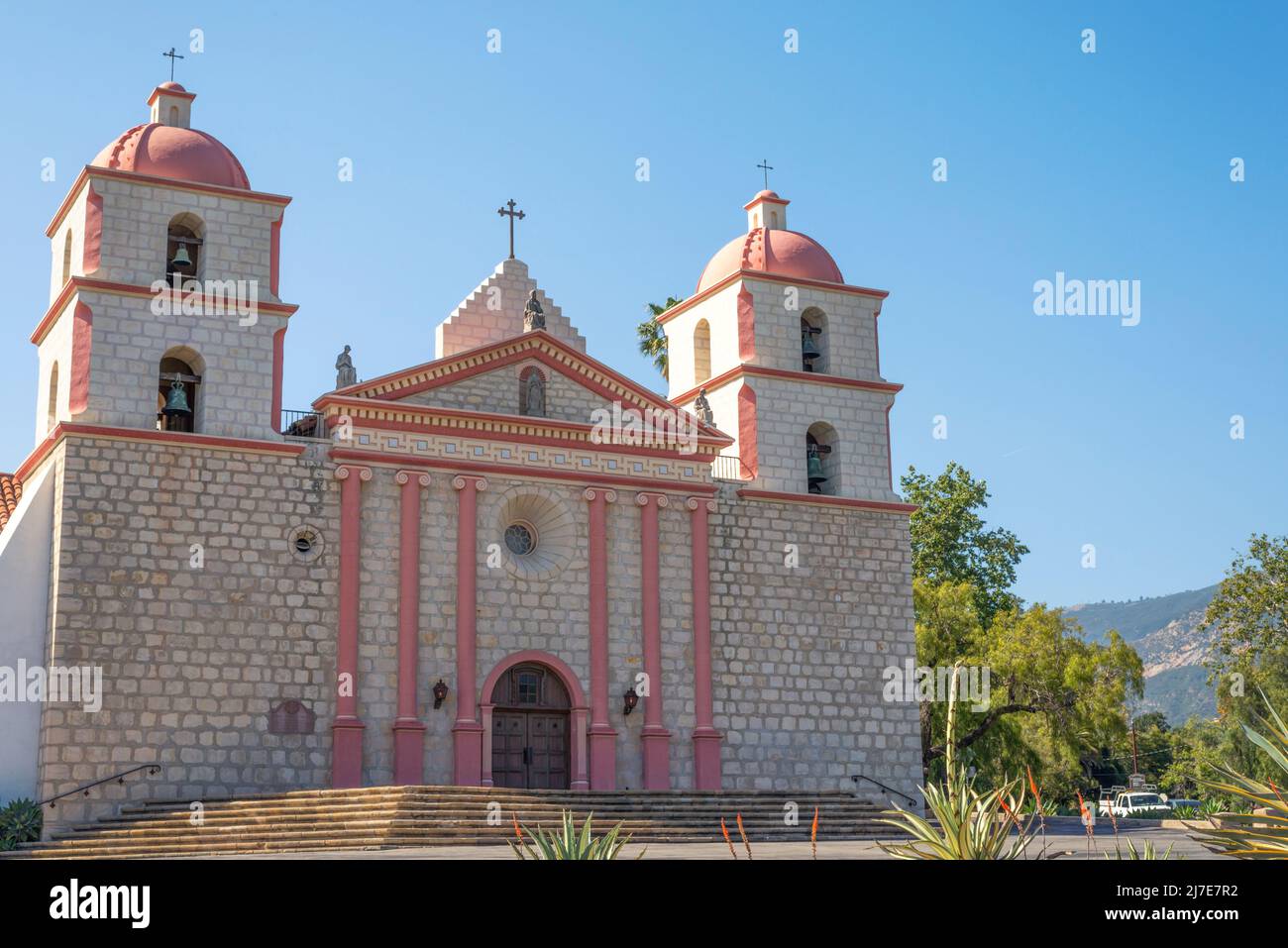 Missione Santa Barbara nel pomeriggio di aprile. Santa Barbara, California, Stati Uniti. Foto Stock