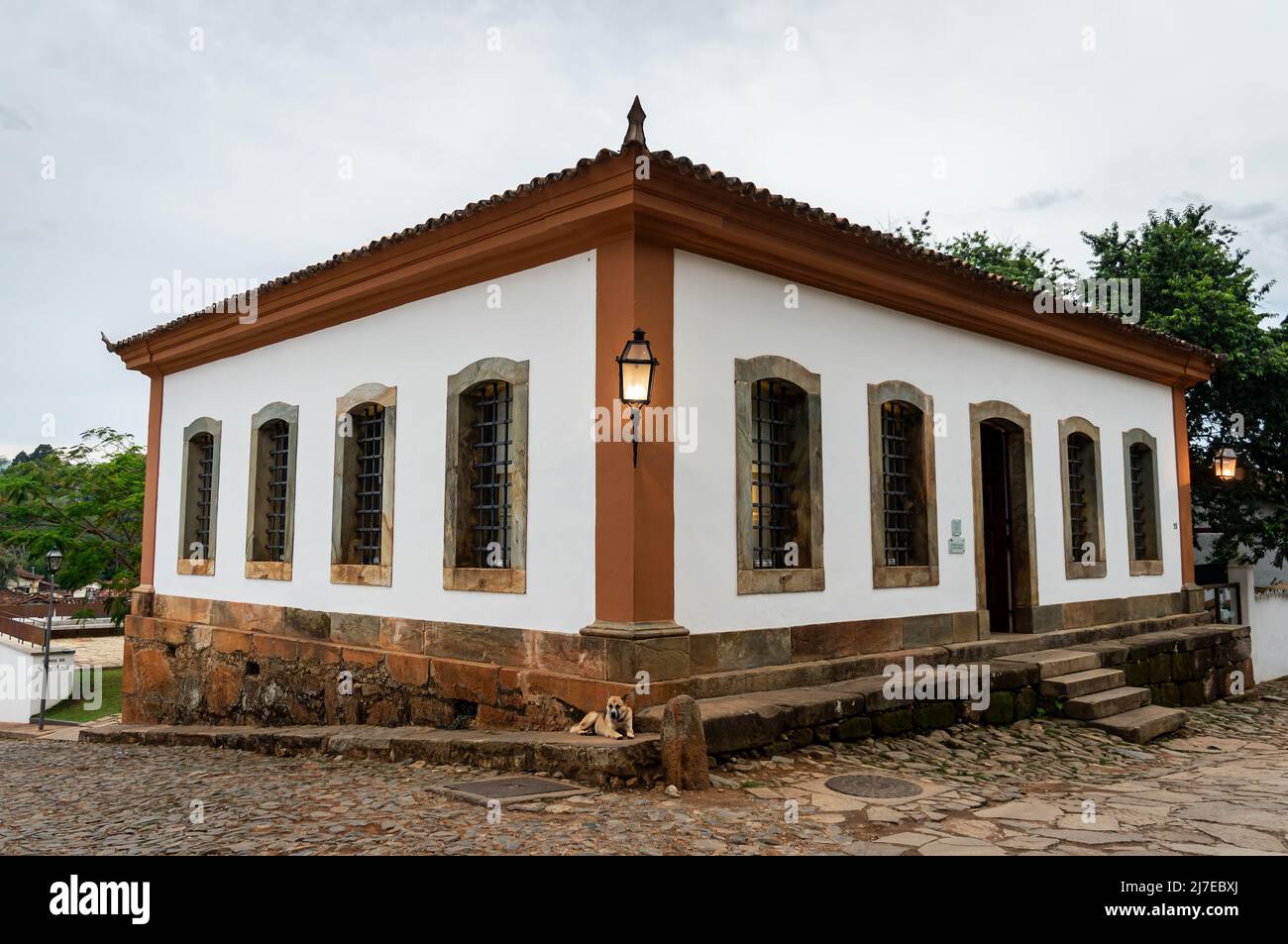 L'edificio coloniale del museo Sant'Ana, un'ex prigione e ora un museo situato all'angolo di Direita con le strade di Cadeia nel centro storico Foto Stock
