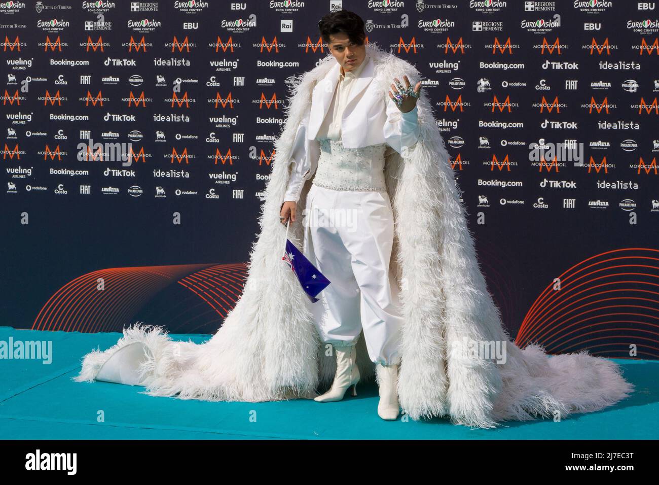 Torino, Italia. 08th maggio 2022. Cantante australiano Sheldon Riley su tappeto Turquoise di Eurovision Song Contest Foto Stock