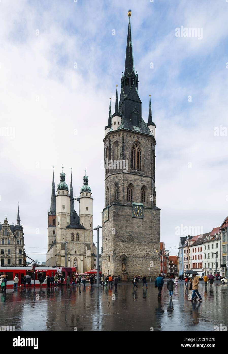 Halle S Marktplatz 4758 Roter Turm erbaut 1418-1506 Höhe 84 m Links Marktkirche Hauptbauzeit 16 JH Ansicht contro o Foto Stock