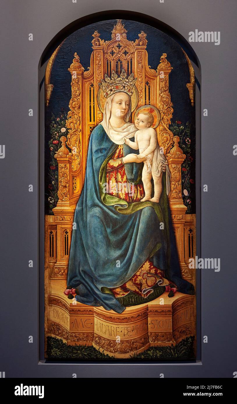 Madonna in trono con Gesù Bambino - tempera su tavola - Antonio Vivarini e Giovanni d’Alemagna - 1443 - Padova, Italia, Museo Diocesano Foto Stock