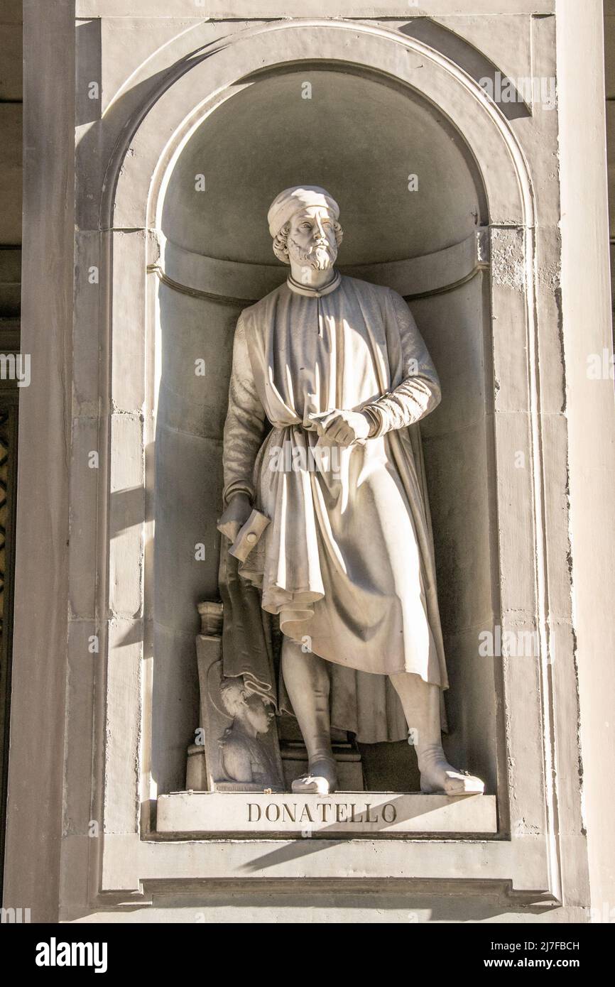 Statua di Donatello, Piazzale degli Uffizi, Firenze, Italia Foto Stock