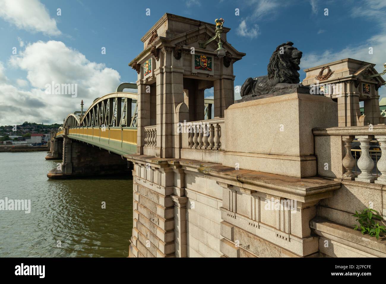 Primavera pomeriggio ovat Rochester Bridge sul fiume Medway in Kent, Inghilterra. Foto Stock