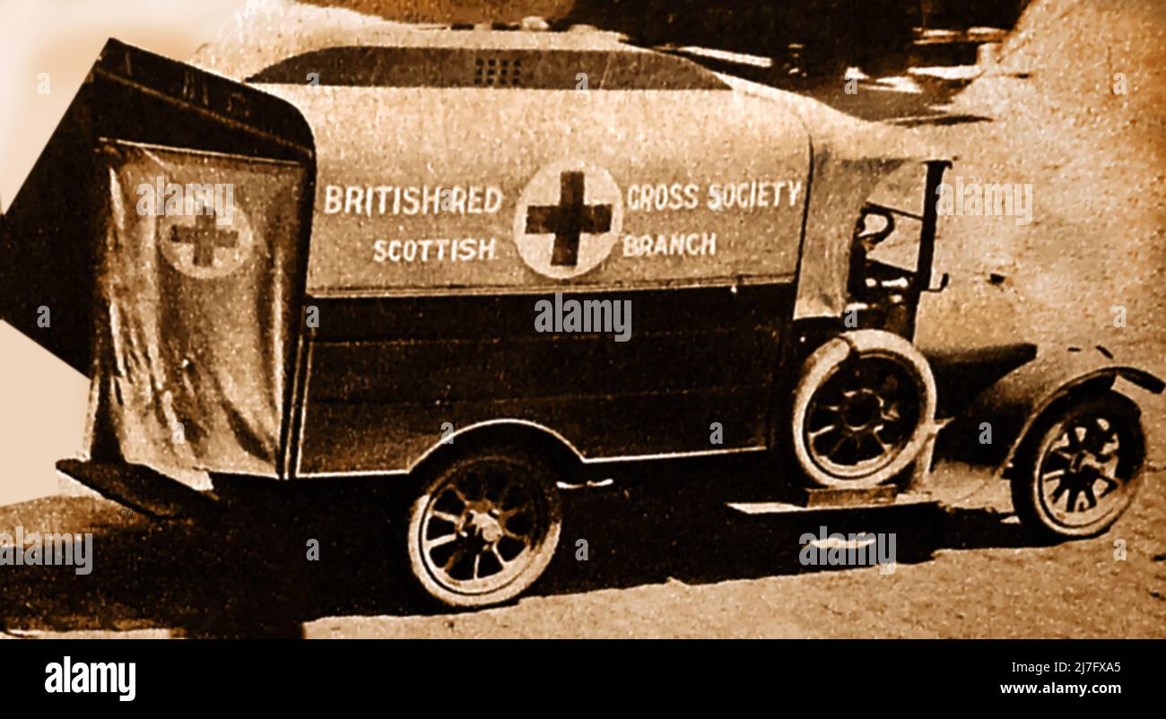 WWI - un'ambulanza dell'esercito della Croce Rossa britannica (filiale scozzese), a le Havre, Francia -- WWI - Ein Krankenwagen der britischen Roten Armee (filiale scozzese), a le Havre, Frankreich -- Première Guerre mondiale - une ambulance de l'armée de la Croix-Rouge britannique (branche écosse, Francia), Havau Foto Stock