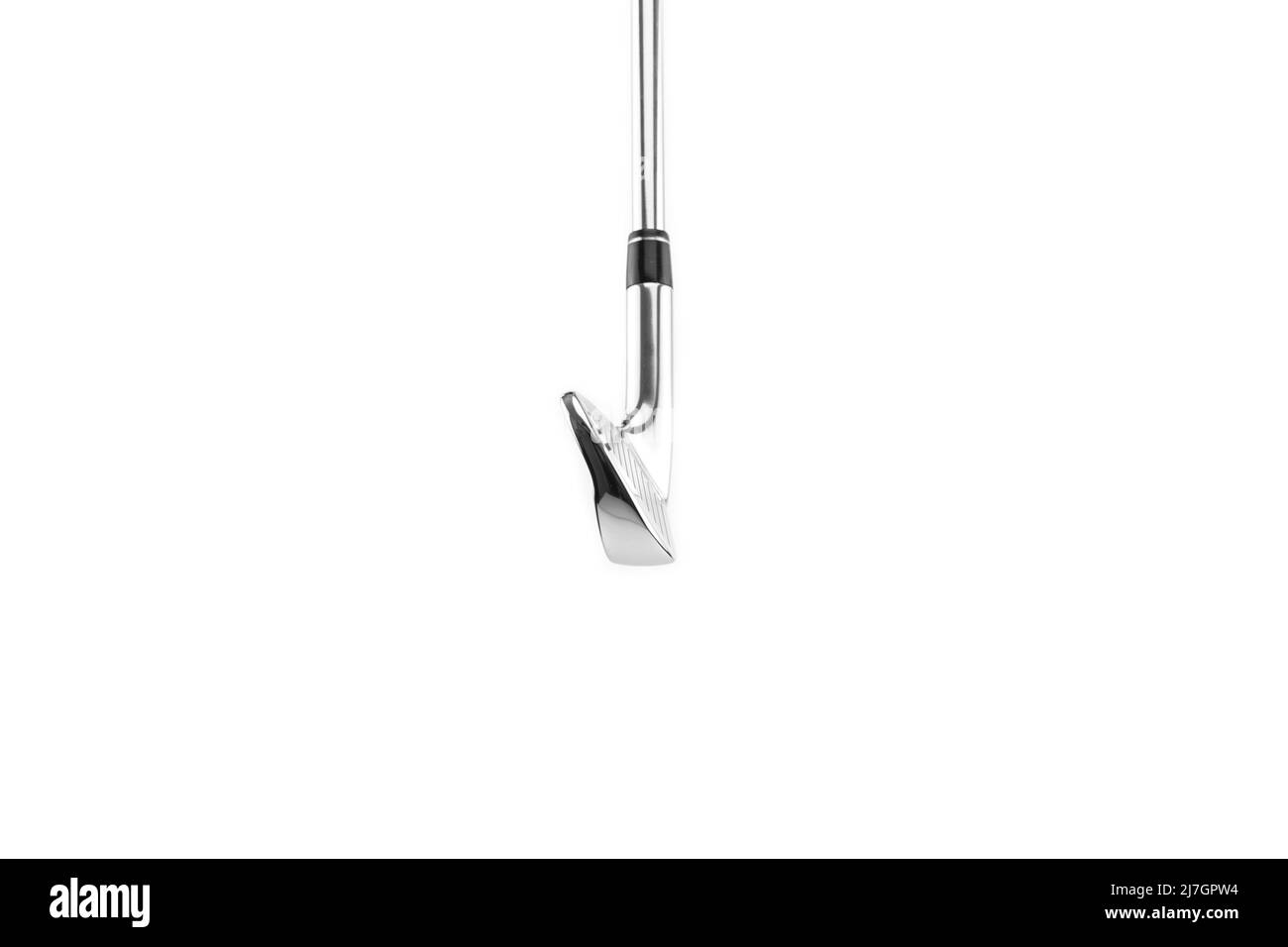 Testa in ferro da golf in primo piano, laterale isolata, verticale, raffigurata su sfondo bianco con spazio per la copia Foto Stock