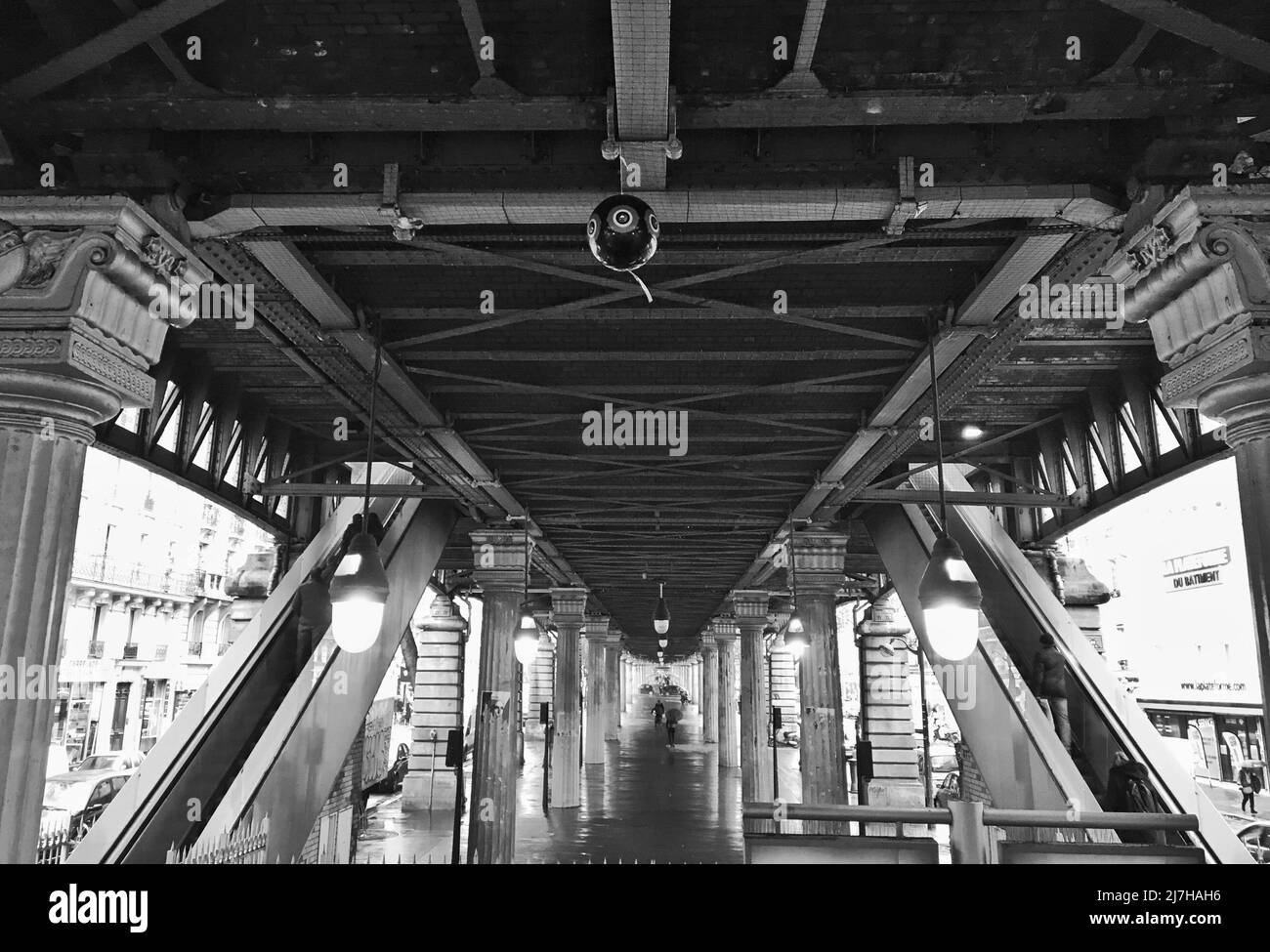 Travi e colonne della metropolitana di Parigi Foto Stock