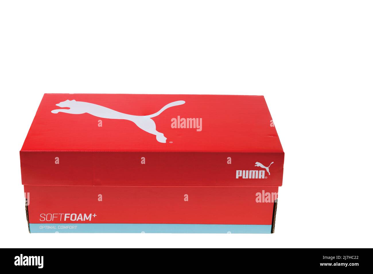 Vista della scatola di scarpe Puma isolato su sfondo bianco. Svezia. Foto Stock