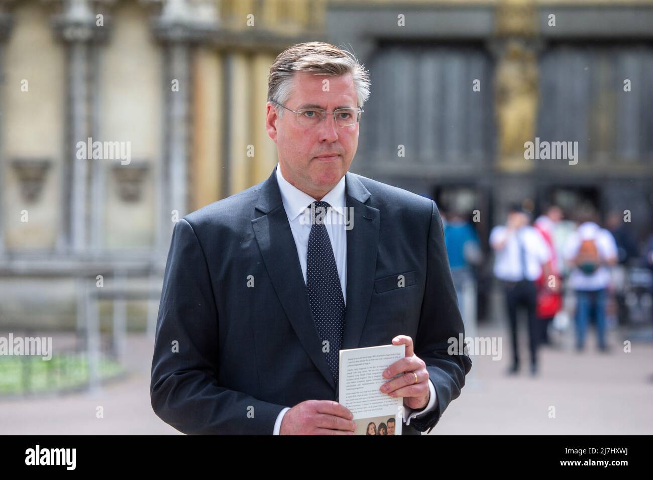 Londra, Inghilterra, Regno Unito. 9th maggio 2022. Presidente del Comitato del 1922 Sir GRAHAM BRADY è visto lasciare il servizio di ringraziamento per il ministro del governo ritardato James Brokenshire. (Credit Image: © Tayfun Salci/ZUMA Press Wire) Foto Stock